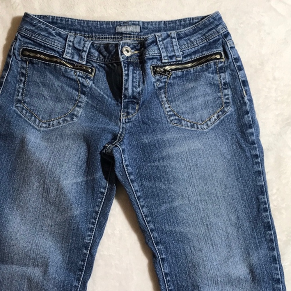 Delia’s Jeans with Zip Pockets - Picture 3 of 9